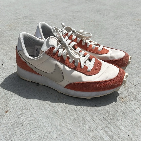 Nike women’s - Picture 2 of 2